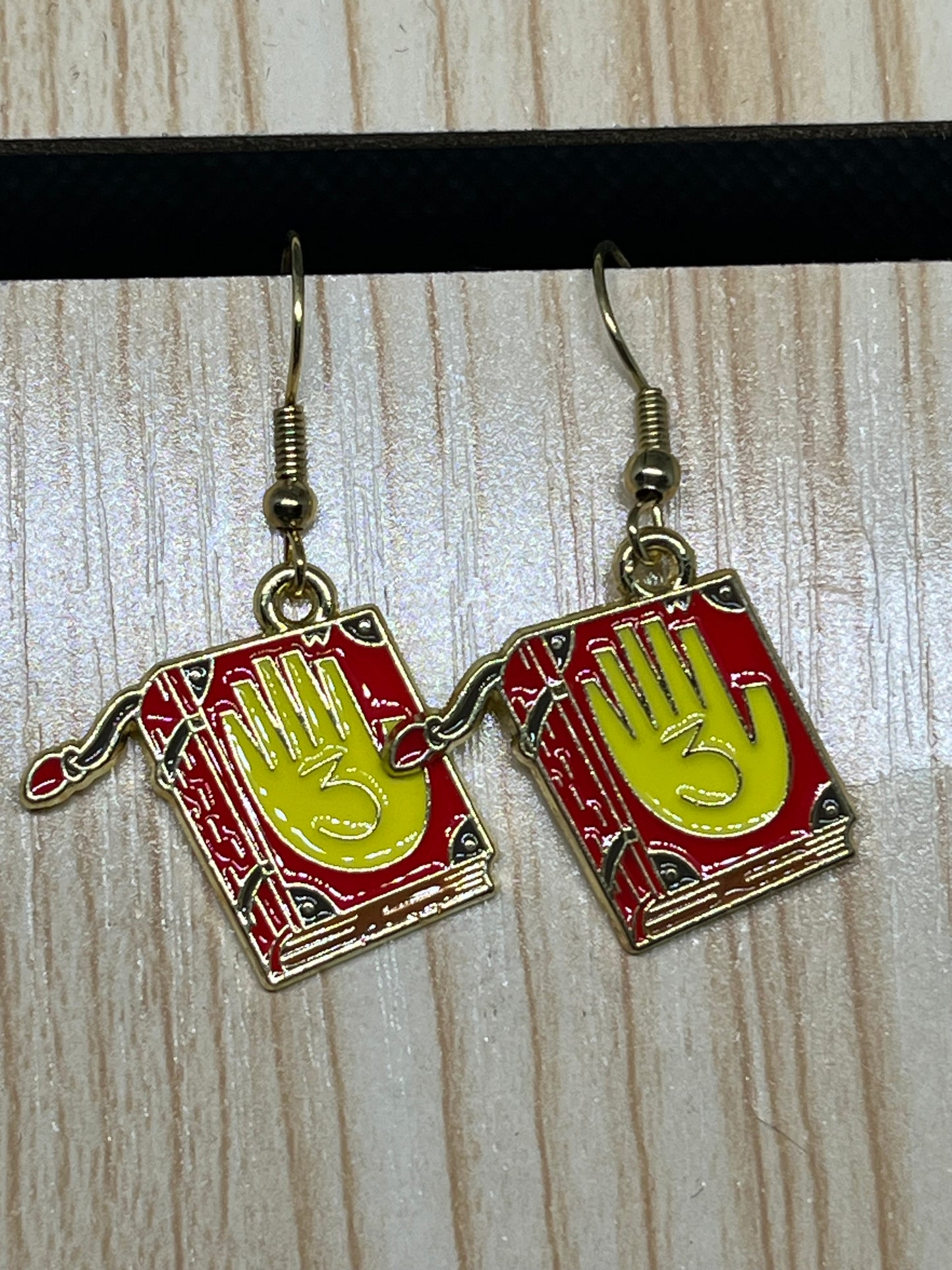 Character earrings E743