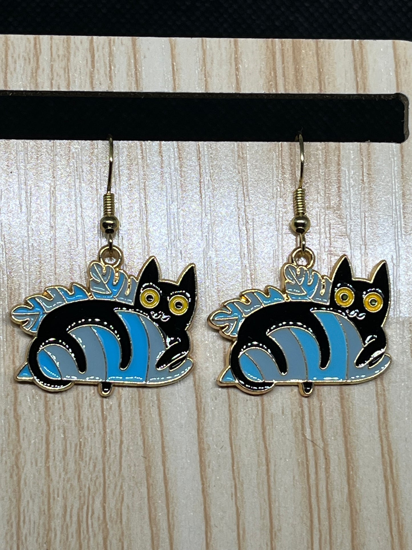 Cat earrings E386