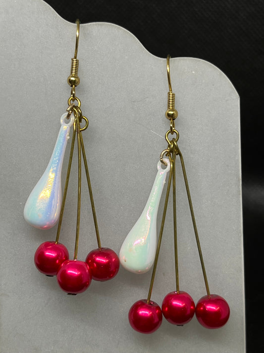 Red pearl with acrylic white iridescent drop dangle earrings E796
