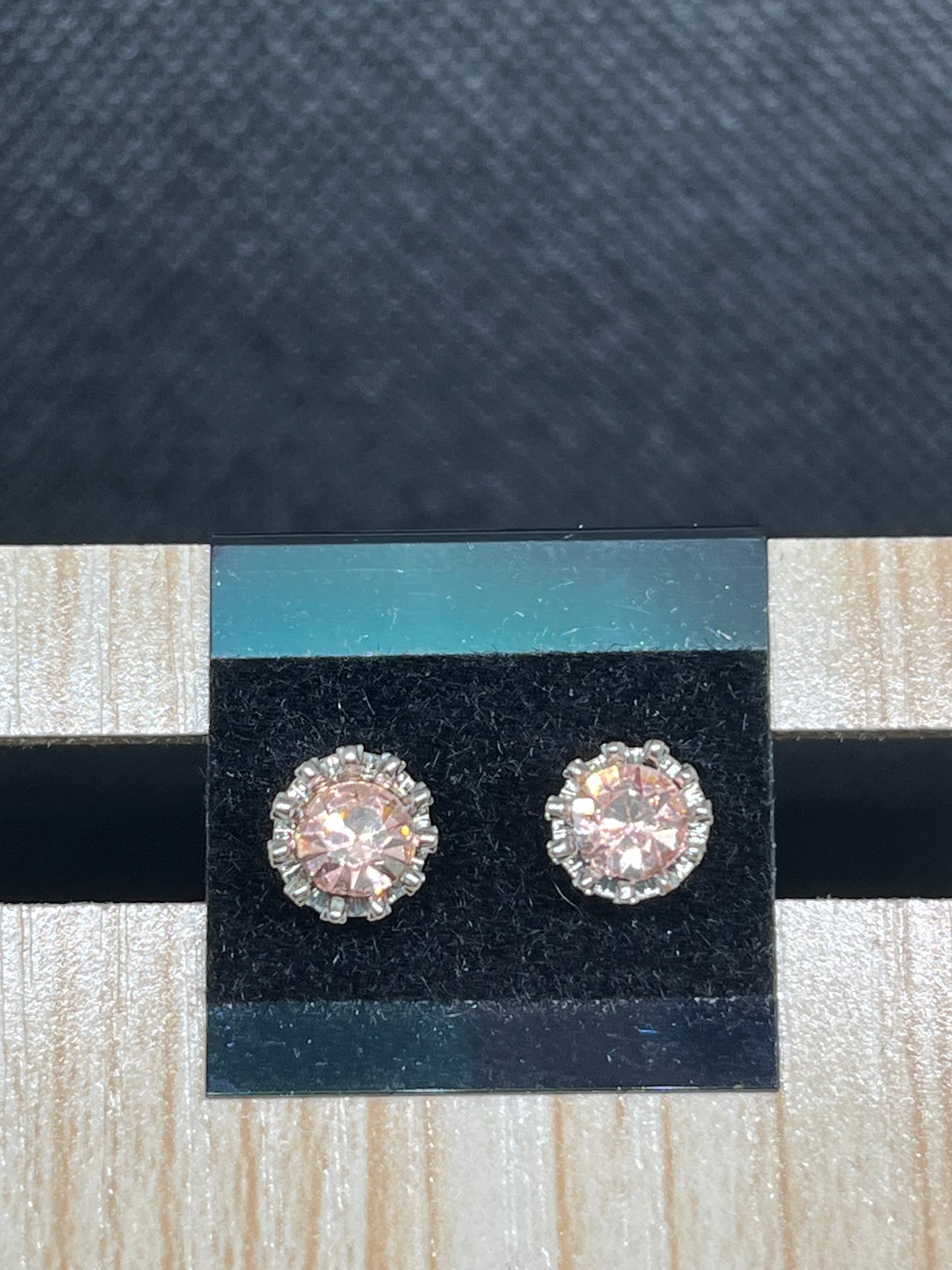 Pale pink gem stud earrings E904