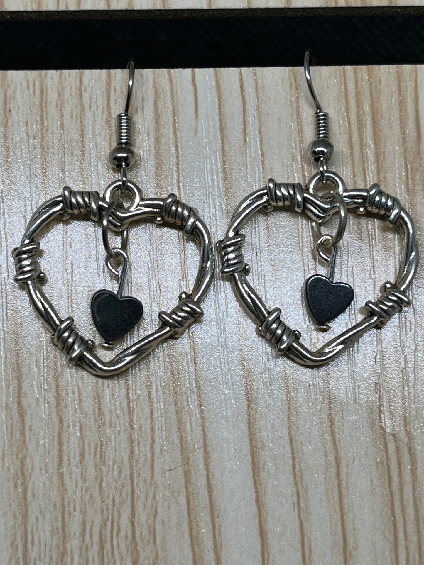 Heart earrings E585