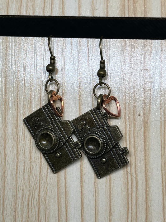 Camera earrings E510