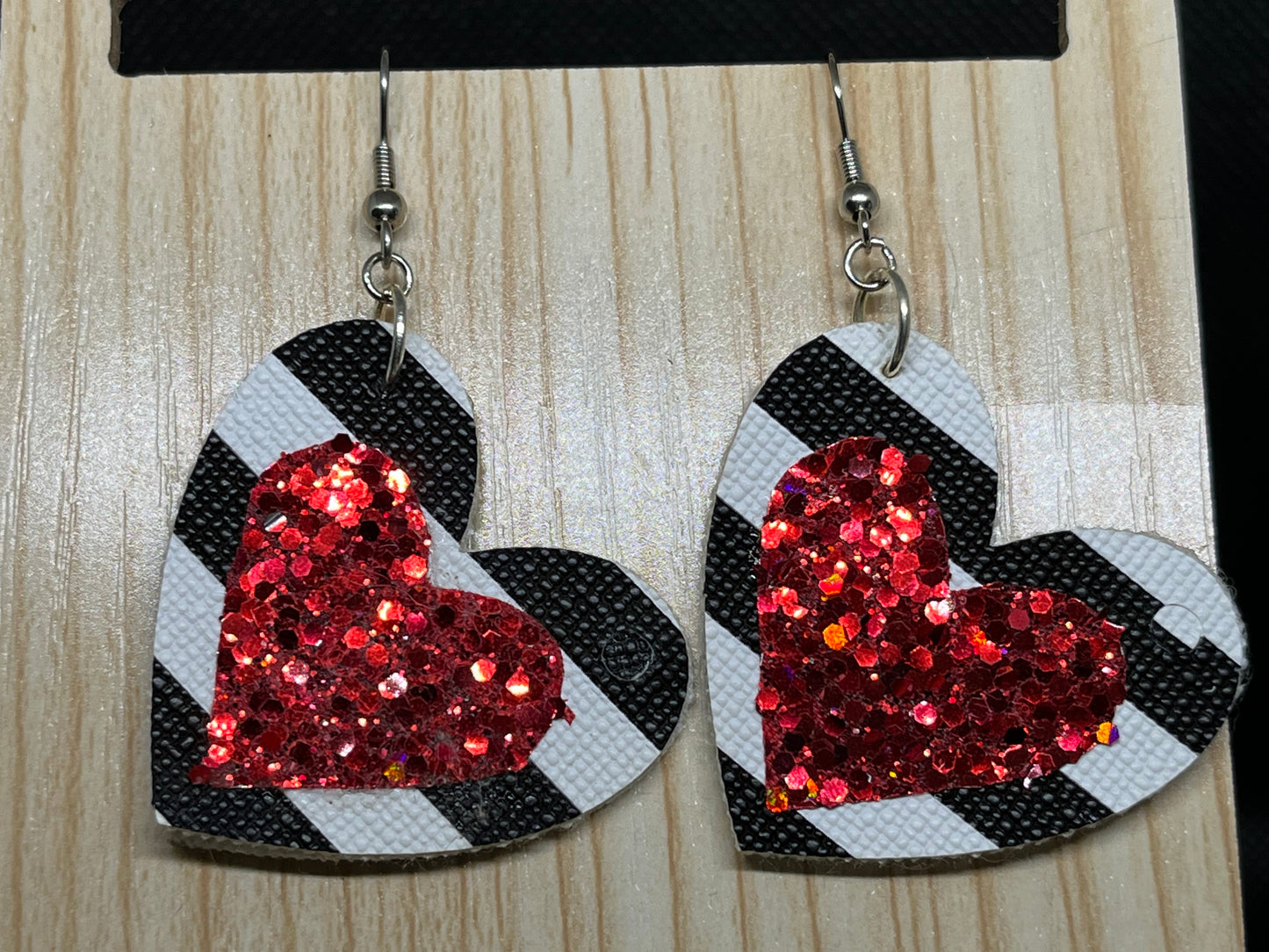 Heart earrings E589