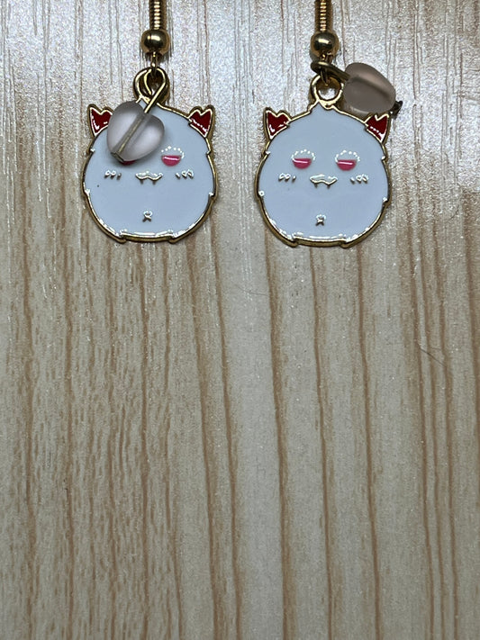 White fluffy cat earrings H197