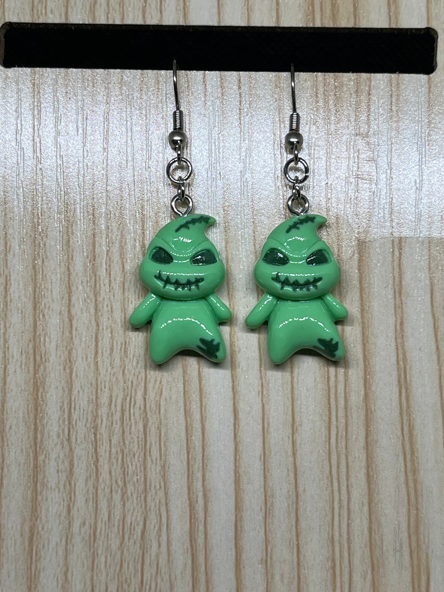 Green boogie man earrings H190