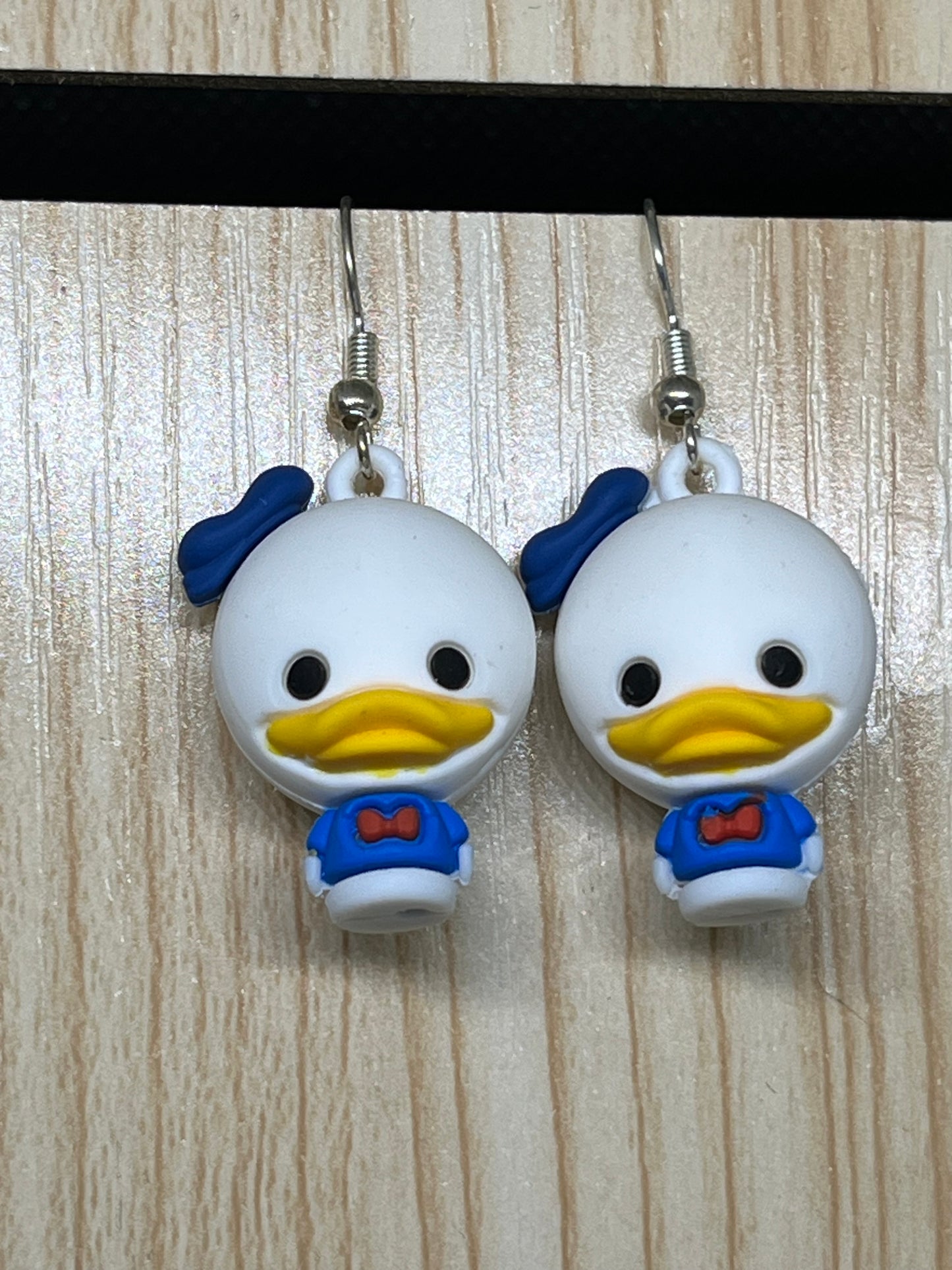 Character earrings E758