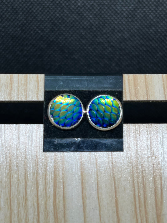 Iridescent blue Scales stud earrings E864