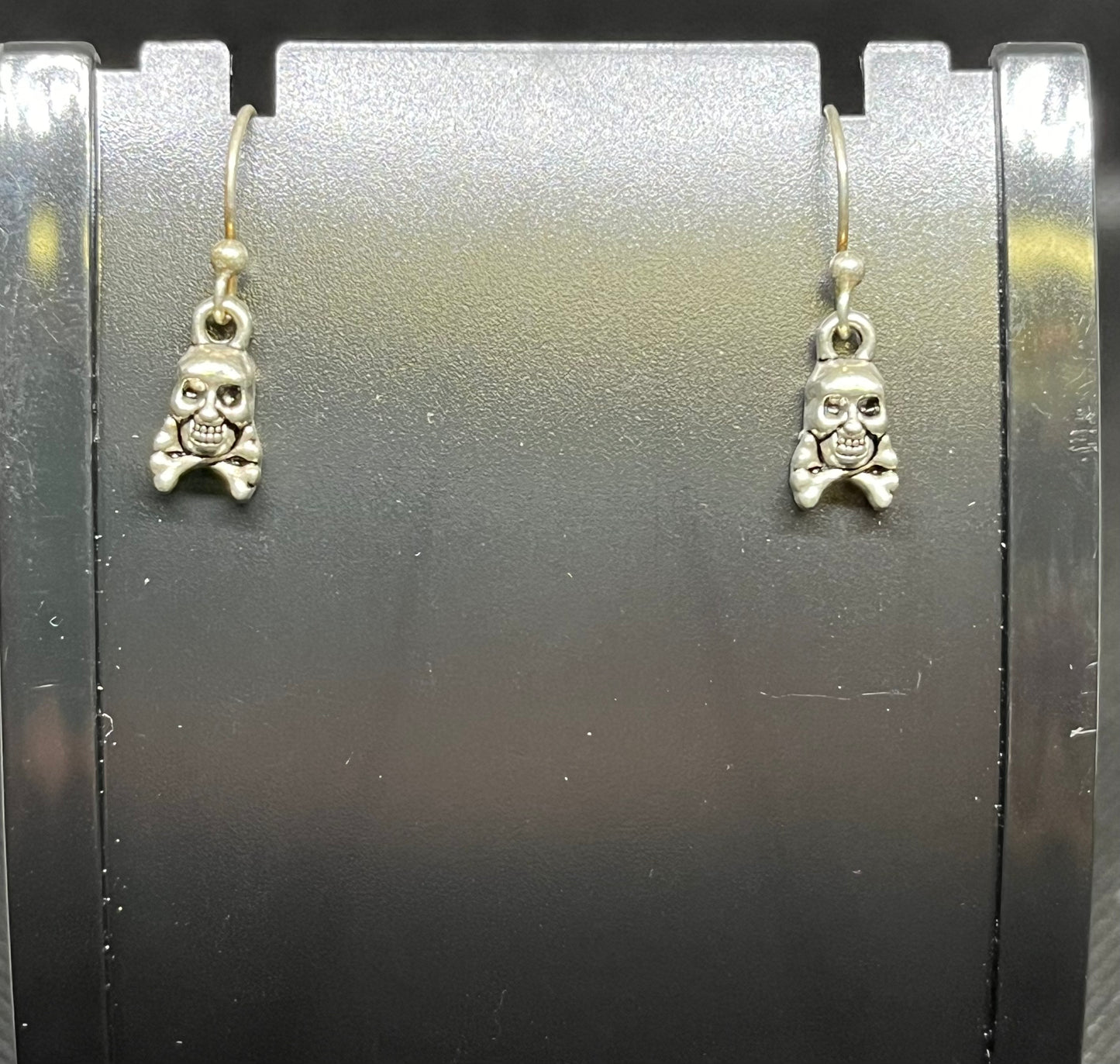 Skull earrings H79