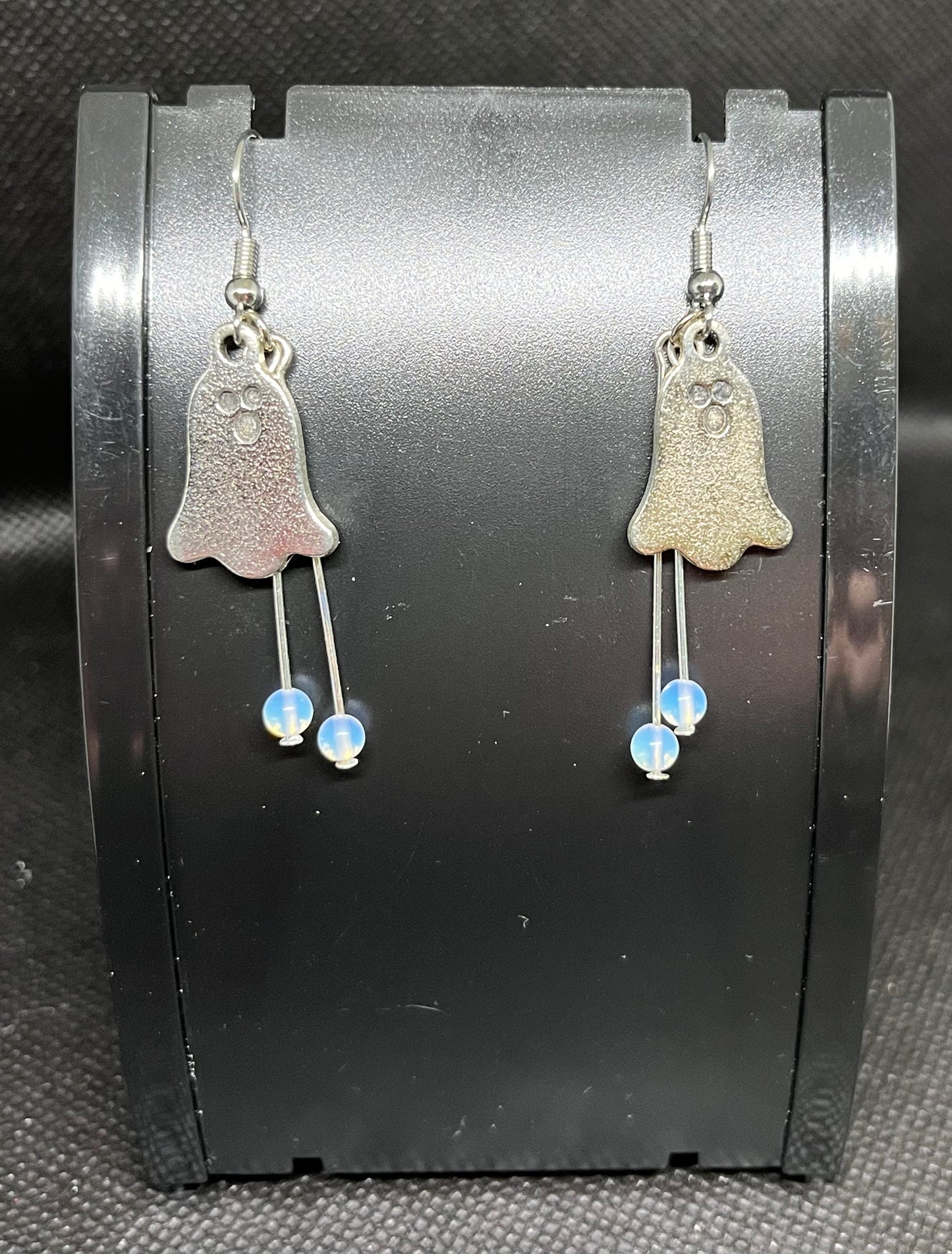 Ghost earrings H112