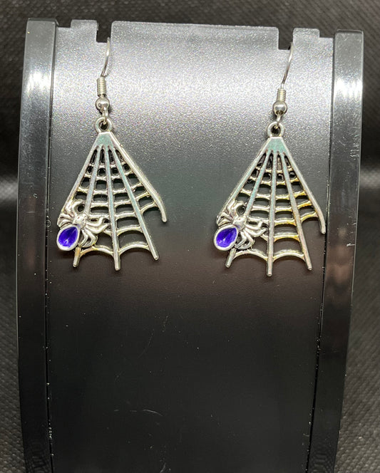 Spider in web earrings H36