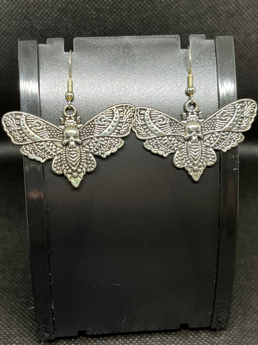 Spooky moth earrings H34