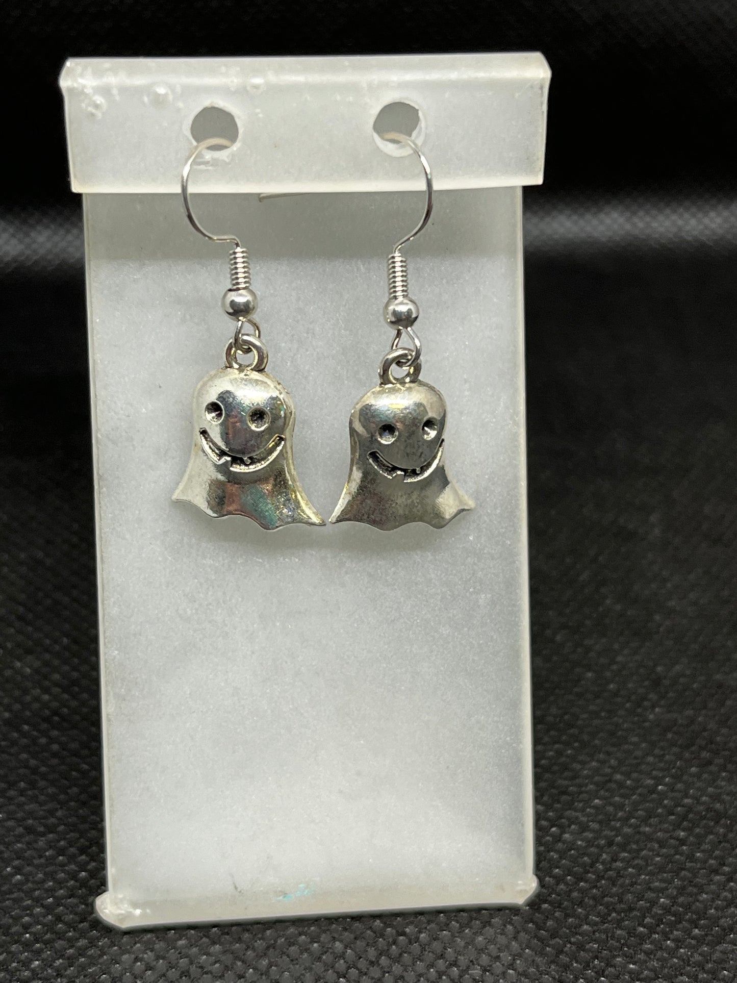 Ghost earrings H113