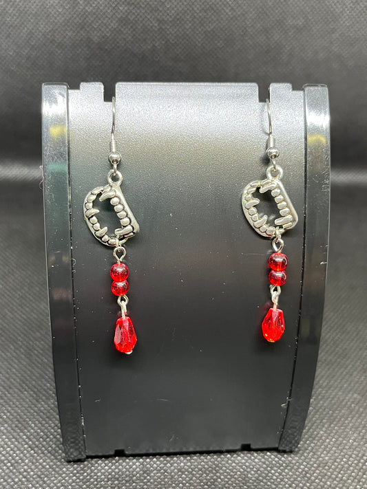 Vampire teeth earrings H32